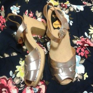 Rose gold Swedish Hasbeens